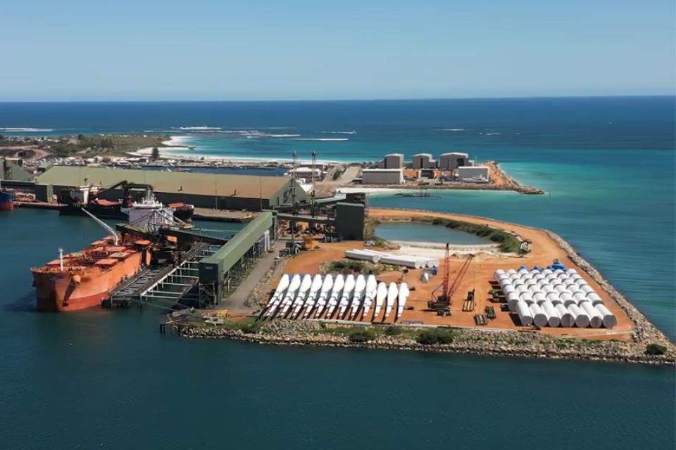 Iron ore ship loading facility