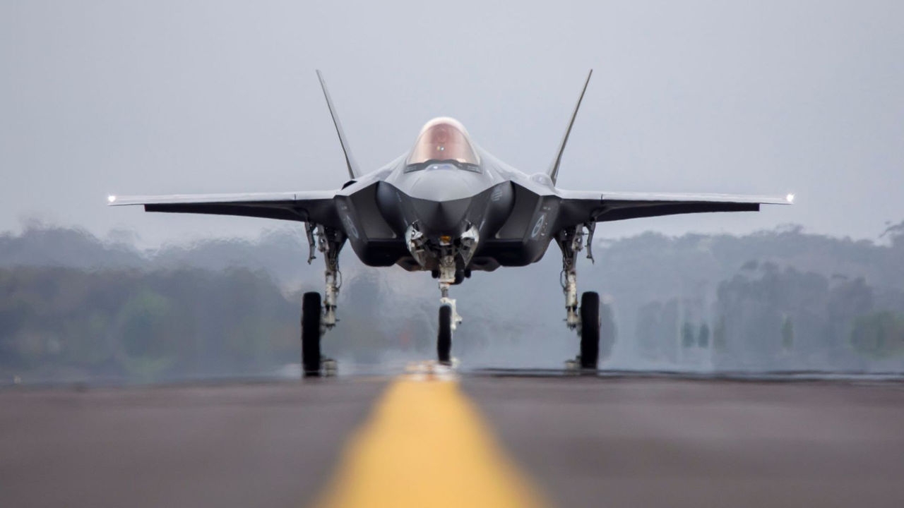 A F-35A Lightning II aircraft taxis to the lines at RAAF Base Williamtown, in New South Wales. Credit: Department of Defence